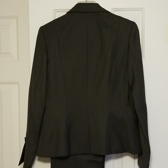 Suit with pants - Picture 2 of 3